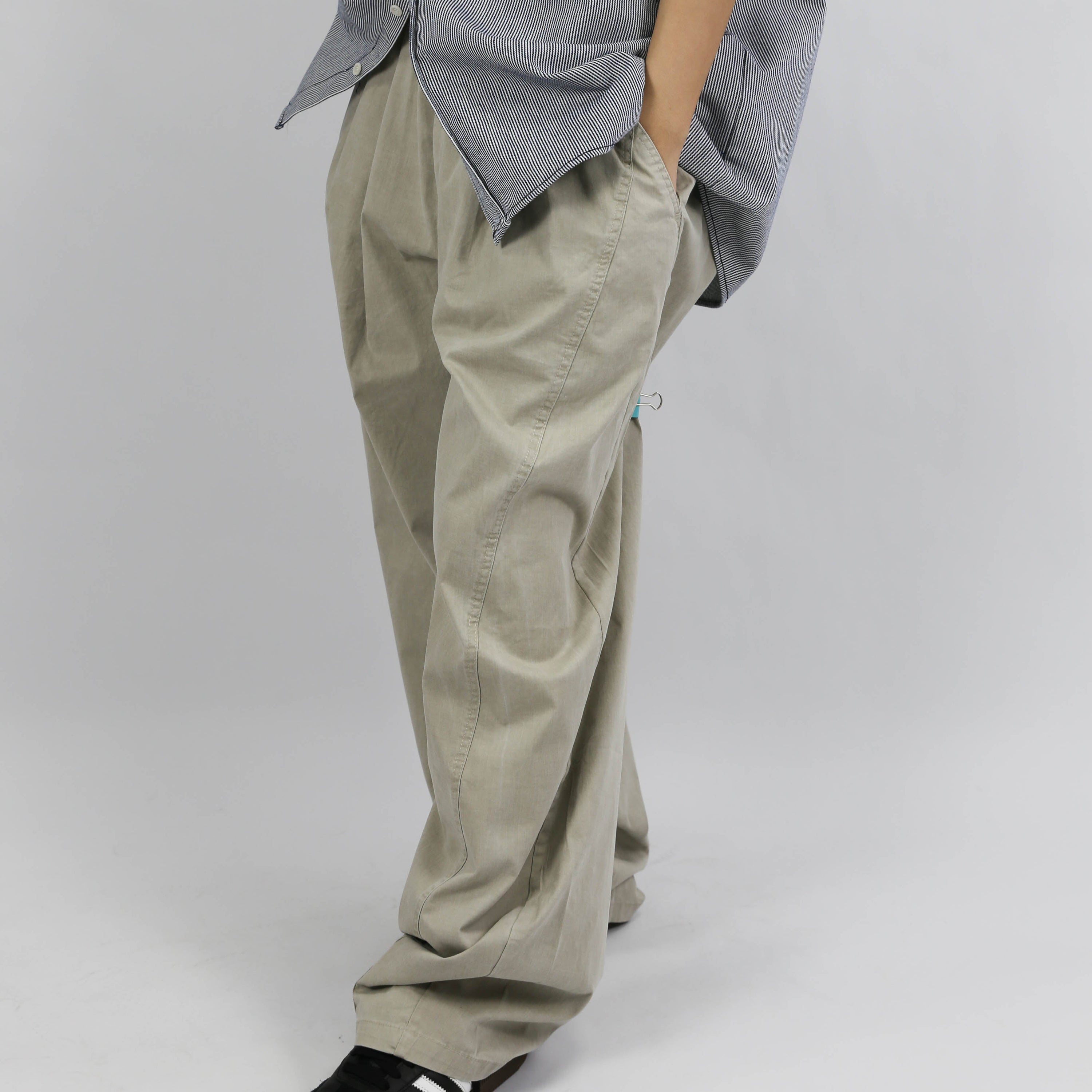 Upload Incision Wide Cargo Pants - Beige / Khaki